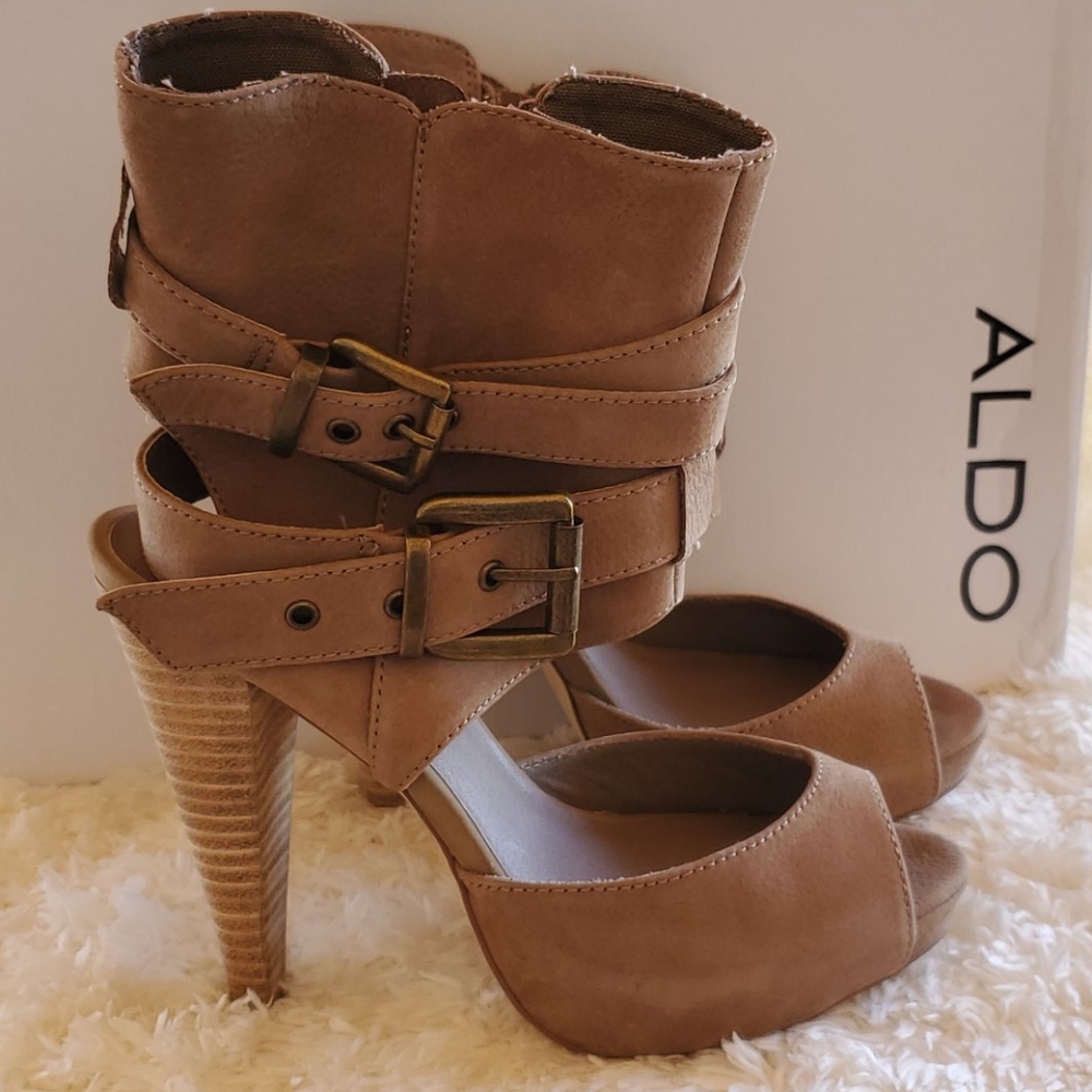 Heel/booties - Picture 2 of 8